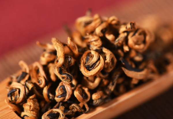 Pure Bud Bi Luo Chun Yunnan, punane (must) tee, 2025, 50g